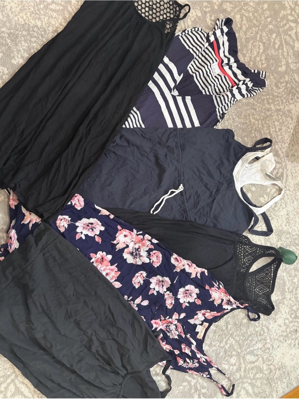 Summer Bundle - Size Small - Picture 3 of 4